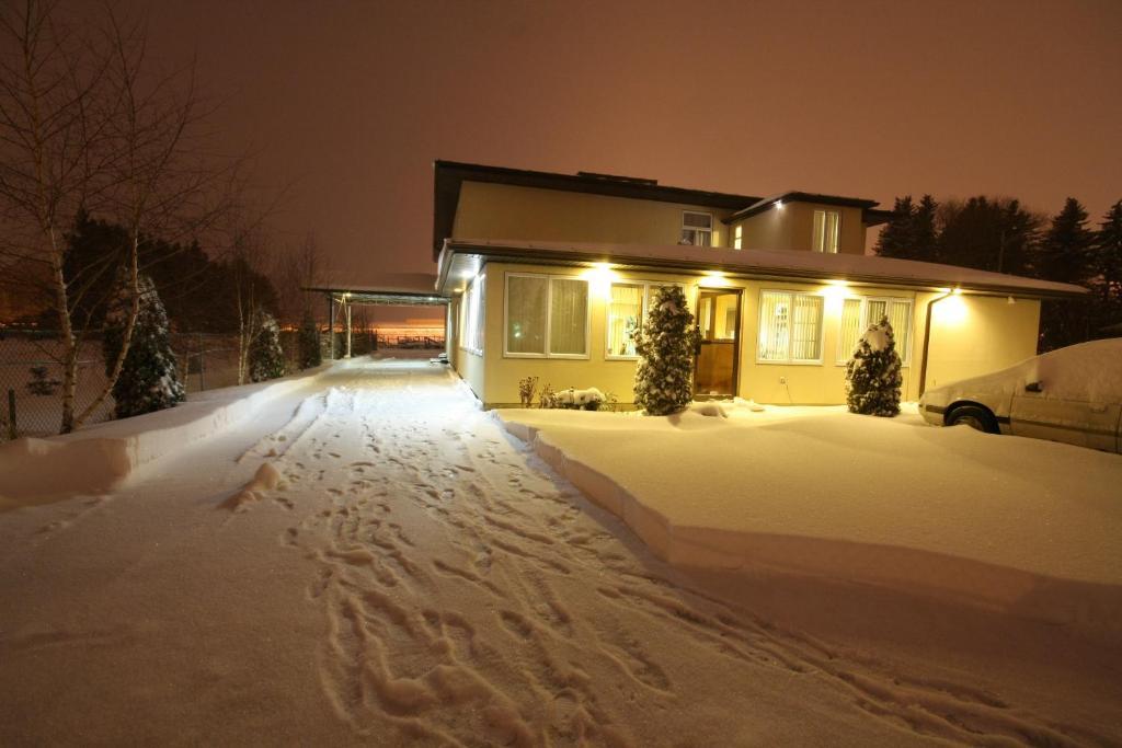Villa Maria Country Inn Acheson Exteriör bild